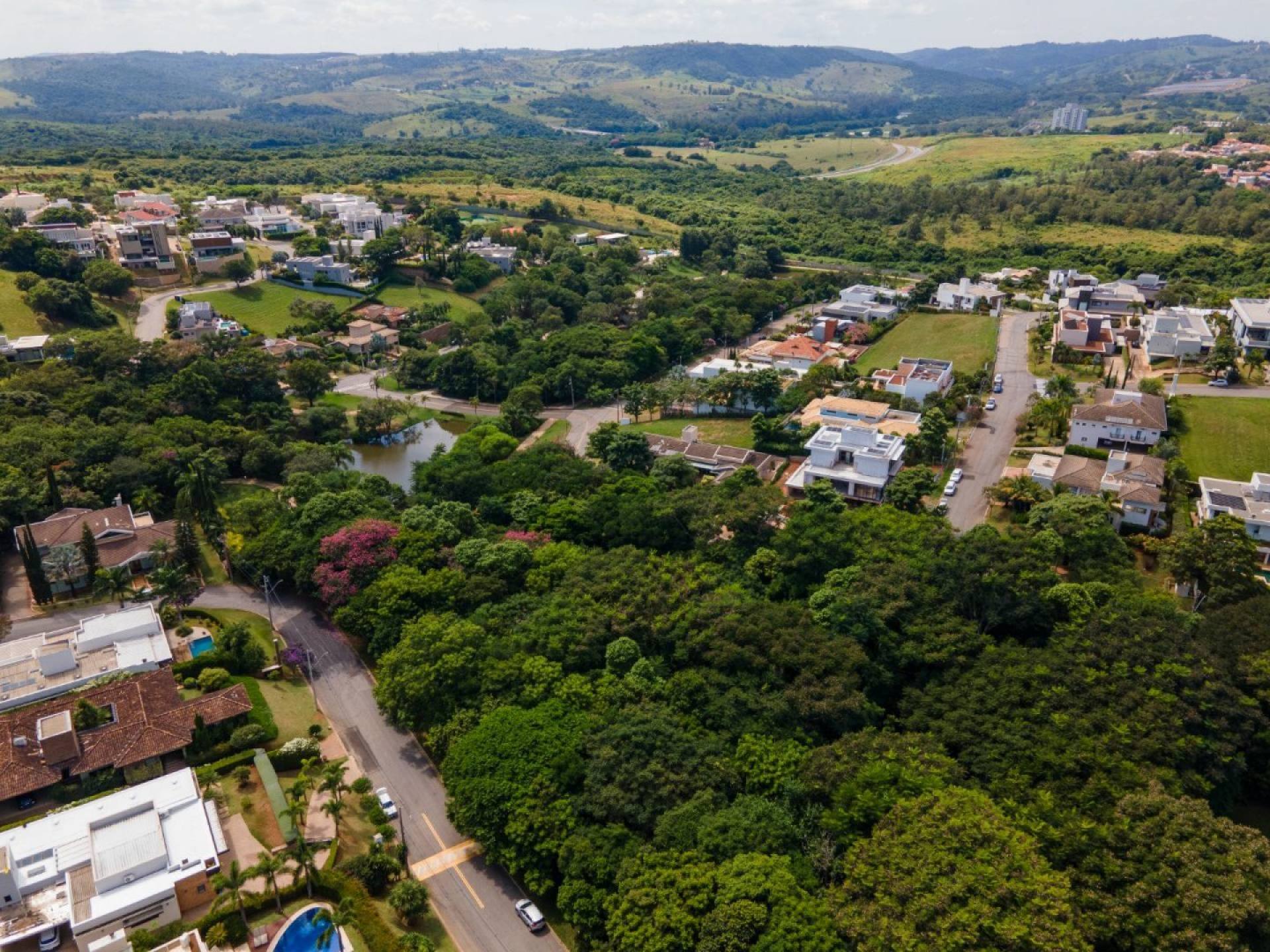 Apartamento Para Alugar com 5 quartos no bairro Farolândia em Aracaju