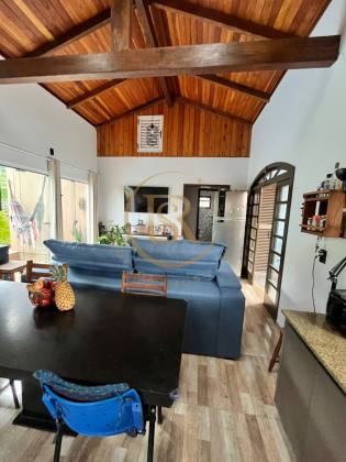Casa no Alto Perequê à venda