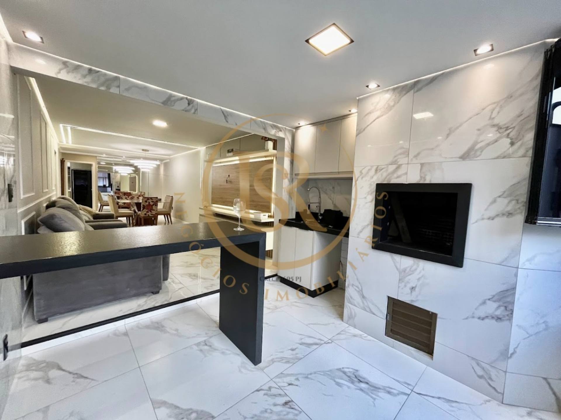 Apartamento finamente mobiliado em Meia praia a poucos metros do mar — foto 2