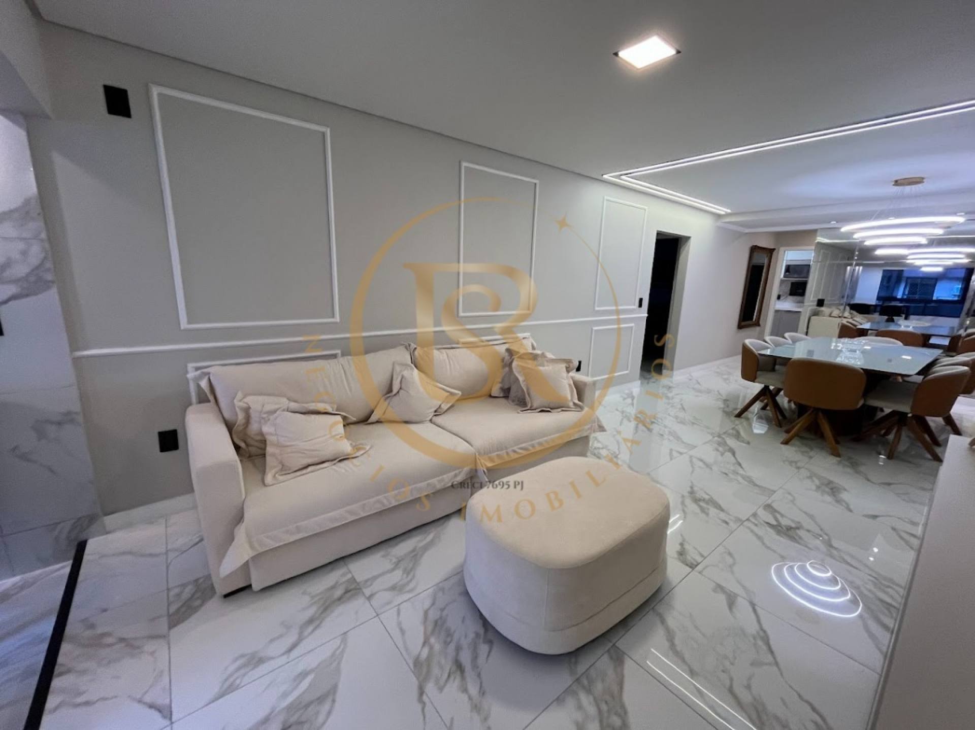 Apartamento finamente mobiliado em Meia praia a poucos metros do mar — foto 4