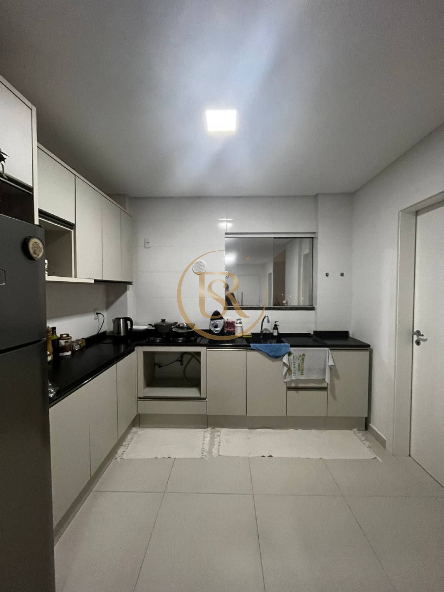 Apartamento à venda 150 metros do mar na praia de Perequê
