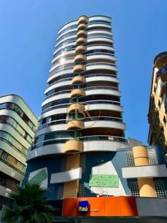 Apartamento próximo ao mar à venda no bairro Meia Praia