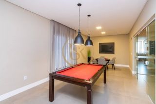 Apartamento à venda na Meia Praia