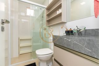 Apartamento à venda na Meia Praia