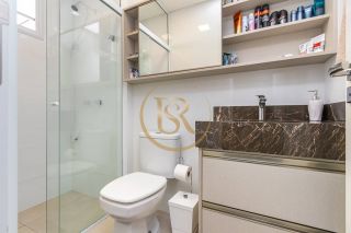 Apartamento à venda na Meia Praia