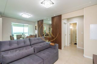 Apartamento à venda na Meia Praia