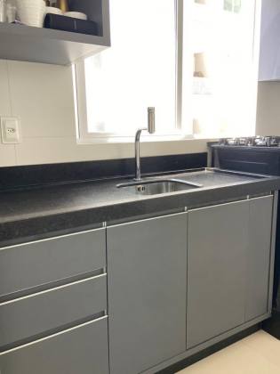 Apartamento disponível para locação anual mobiliado no bairro Morretes