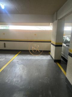 Apartamento à venda no bairro Meia Praia