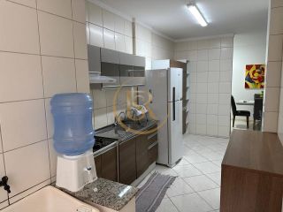 Apartamento à venda no bairro Meia Praia