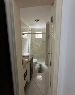 Apartamento à venda no bairro Meia Praia