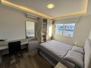 Casa vista mar disponível para locação anual.