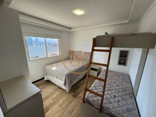 Casa vista mar disponível para locação anual.