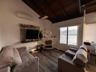 Casa vista mar disponível para locação anual.