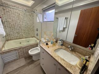 Casa vista mar disponível para locação anual.