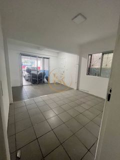 Apartamento disponível para locação anual no centro de Itapema.