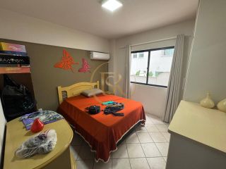 Apartamento à venda com ótima localização no bairro Meia Praia