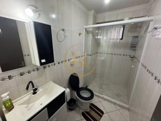 Apartamento à venda com ótima localização no bairro Meia Praia