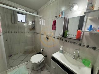 Apartamento à venda com ótima localização no bairro Meia Praia