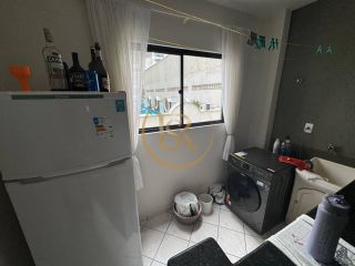Apartamento à venda com ótima localização no bairro Meia Praia