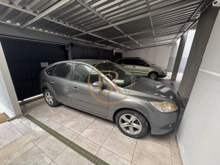 Apartamento à venda com ótima localização no bairro Meia Praia