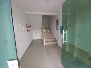 Apartamento com móveis na cozinha