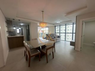 Apartamento na Meia Praia lazer diferenciado