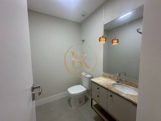 Apartamento na Meia Praia lazer diferenciado