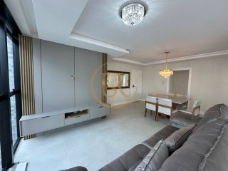 Apartamento na Meia Praia lazer diferenciado