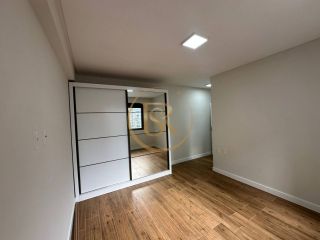 Apartamento na Meia Praia lazer diferenciado
