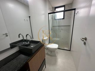 Apartamento na Meia Praia lazer diferenciado