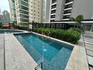 Apartamento na Meia Praia lazer diferenciado