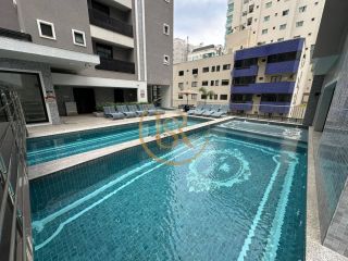 Apartamento na Meia Praia lazer diferenciado