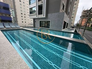 Apartamento na Meia Praia lazer diferenciado