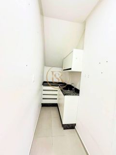 Sala comercial disponível para locação anual na Meia Praia