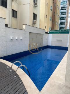 Apartamento disponível para locação anual na Meia Praia 120 m² com lazer