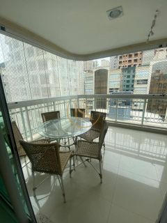 Apartamento disponível para locação anual na Meia Praia 120 m² com lazer