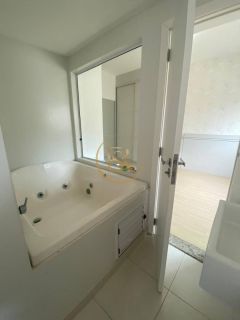 Apartamento disponível para locação anual na Meia Praia 120 m² com lazer