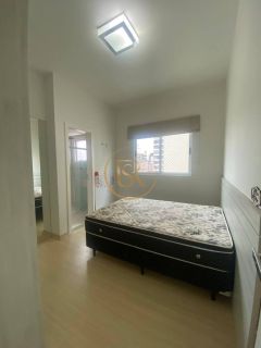 Apartamento disponível para locação anual na Meia Praia 120 m² com lazer
