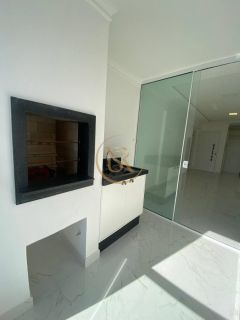 Apartamento disponível para locação anual com lazer completo no Morretes