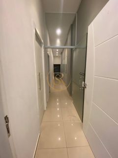 Sala comercial no coração de Meia Praia