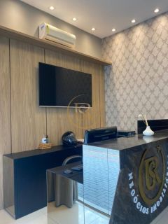 Sala comercial no coração de Meia Praia