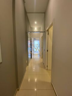 Sala comercial no coração de Meia Praia