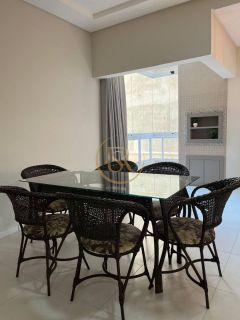 Apartamento finamente mobiliado no Perequê