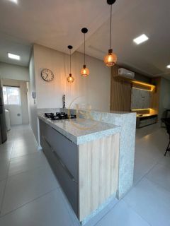 Apartamento finamente mobiliado no Perequê