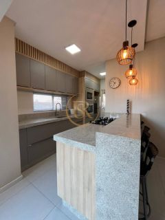 Apartamento finamente mobiliado no Perequê