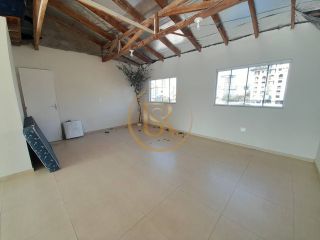 Casa Triplex disponivel para locação anual
