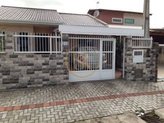 Casa disponível para locação anual no Perequê.