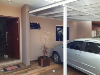 Casa disponível para locação anual no Perequê.