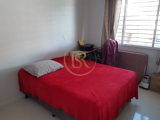 Casa disponível para locação anual no Perequê.