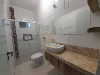 Casa disponível para locação anual no Perequê.